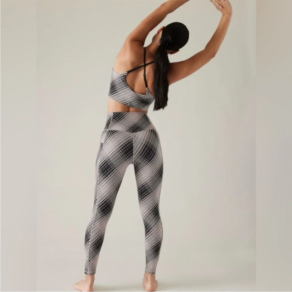Athleta Salutation Stash Textured Tight - Picture 3 of 6